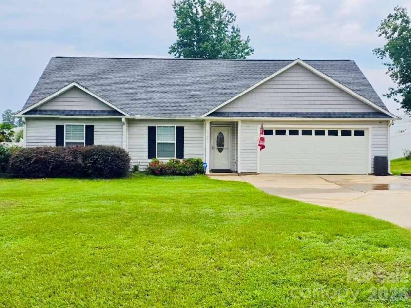 3301 Silver Fox Circle, Lancaster, SC 29720.  MLS# CAR4410414, YatesRealty ID 41970. Front of home
