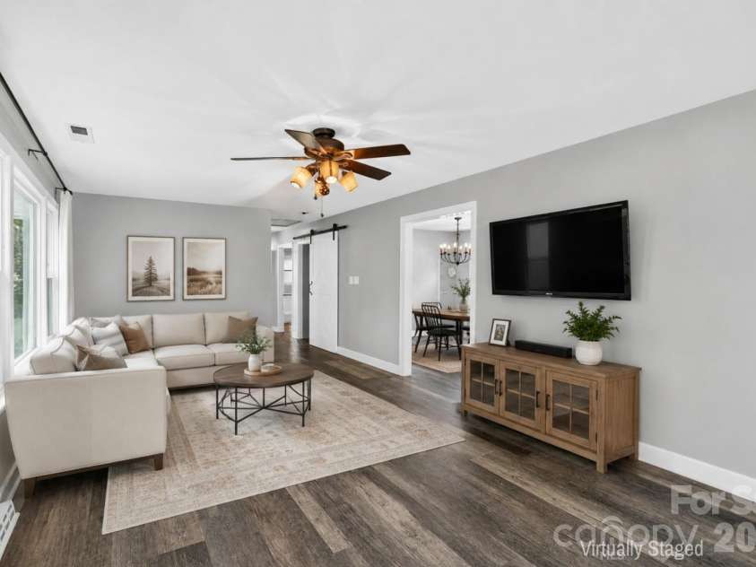 611 Pole Creasman Road, Asheville, NC 28806.  MLS# CAR4411168, YatesRealty ID 41972. 