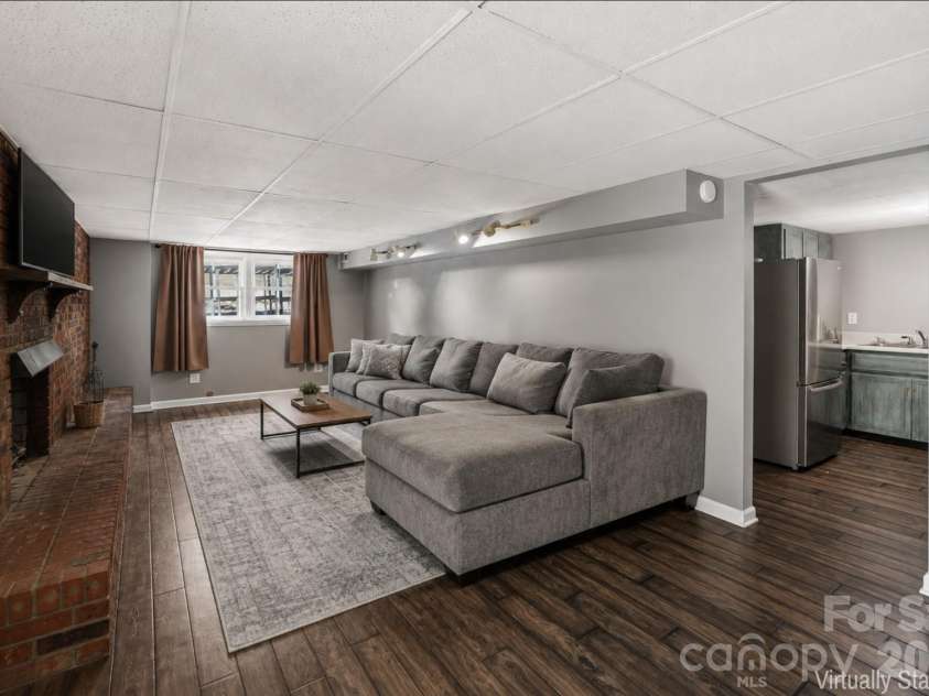 611 Pole Creasman Road, Asheville, NC 28806.  MLS# CAR4411168, YatesRealty ID 41972. 