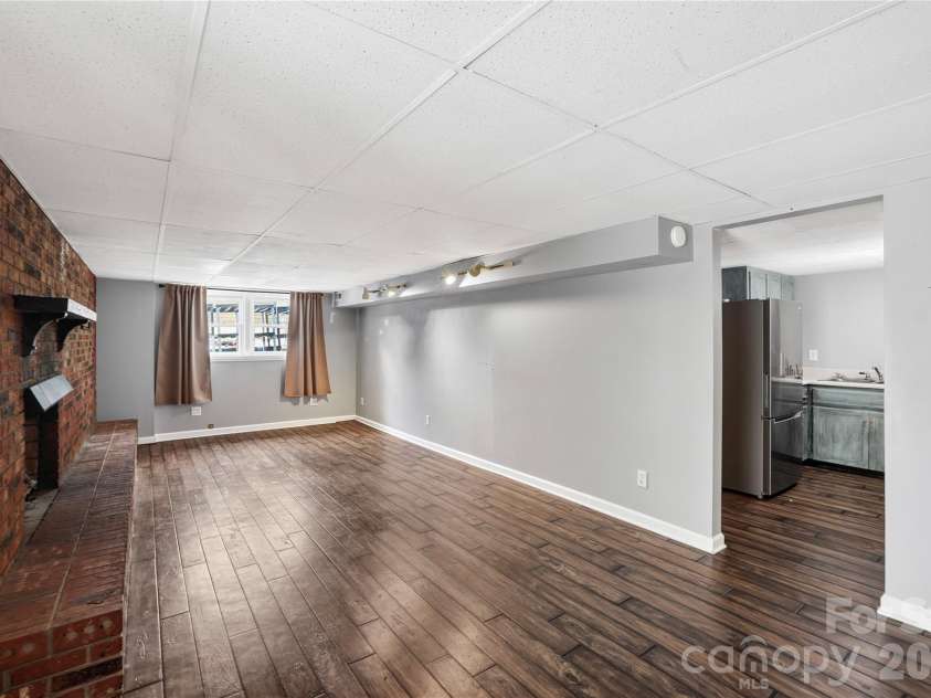 611 Pole Creasman Road, Asheville, NC 28806.  MLS# CAR4411168, YatesRealty ID 41972. 