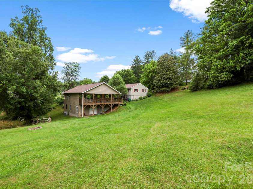 611 Pole Creasman Road, Asheville, NC 28806.  MLS# CAR4411168, YatesRealty ID 41972. 