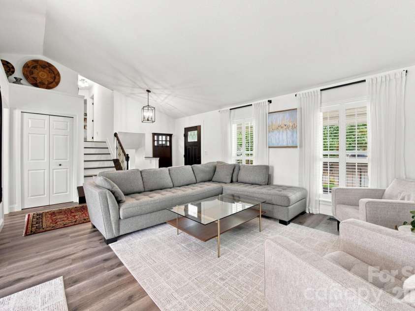 7017 Culloden More Court, Charlotte, NC 28217.  MLS# CAR4411389, YatesRealty ID 41973. 