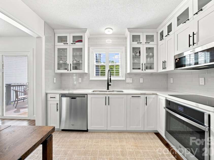 7017 Culloden More Court, Charlotte, NC 28217.  MLS# CAR4411389, YatesRealty ID 41973. 