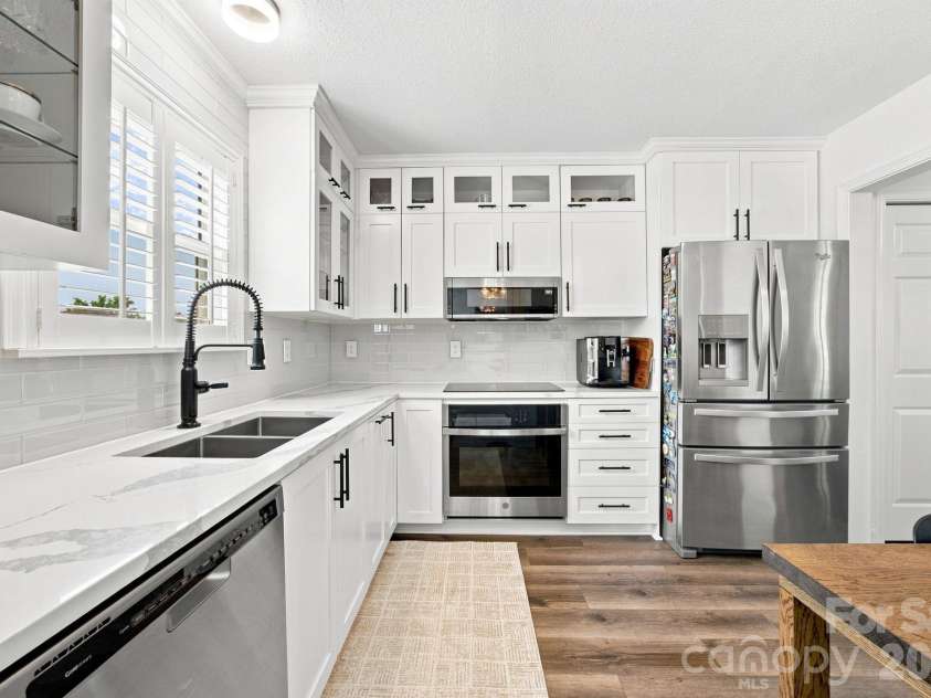 7017 Culloden More Court, Charlotte, NC 28217.  MLS# CAR4411389, YatesRealty ID 41973. 