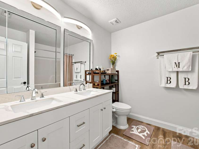 7017 Culloden More Court, Charlotte, NC 28217.  MLS# CAR4411389, YatesRealty ID 41973. 