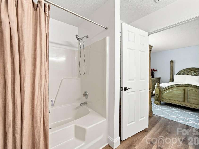7017 Culloden More Court, Charlotte, NC 28217.  MLS# CAR4411389, YatesRealty ID 41973. 