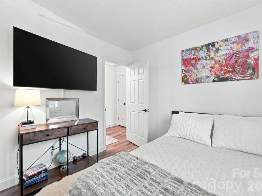 7017 Culloden More Court, Charlotte, NC 28217.  MLS# CAR4411389, YatesRealty ID 41973. 