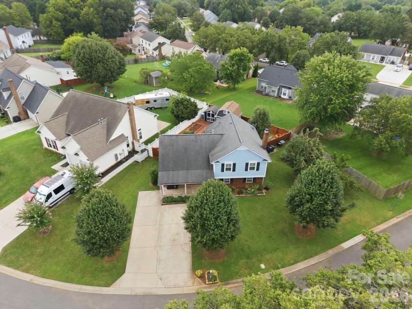 7017 Culloden More Court, Charlotte, NC 28217.  MLS# CAR4411389, YatesRealty ID 41973. 