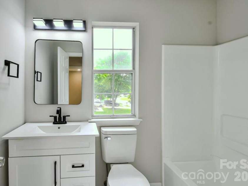 6020 Running Deer Road, Charlotte, NC 28214.  MLS# CAR4409010, YatesRealty ID 41975. 