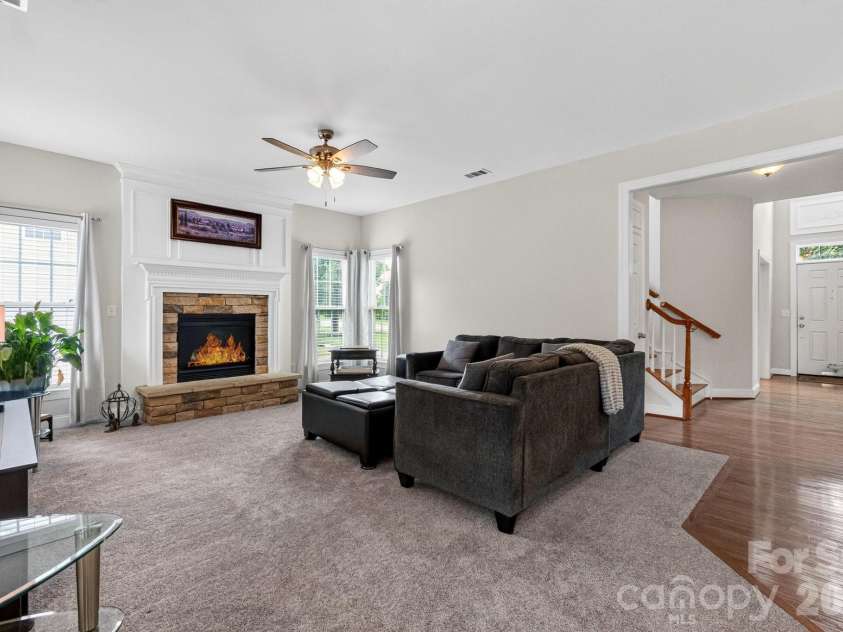 127 Corona Circle, Mooresville, NC 28117.  MLS# CAR4409676, YatesRealty ID 41976. 