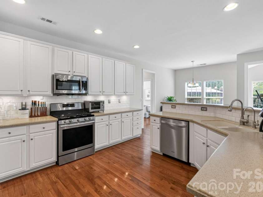 127 Corona Circle, Mooresville, NC 28117.  MLS# CAR4409676, YatesRealty ID 41976. 
