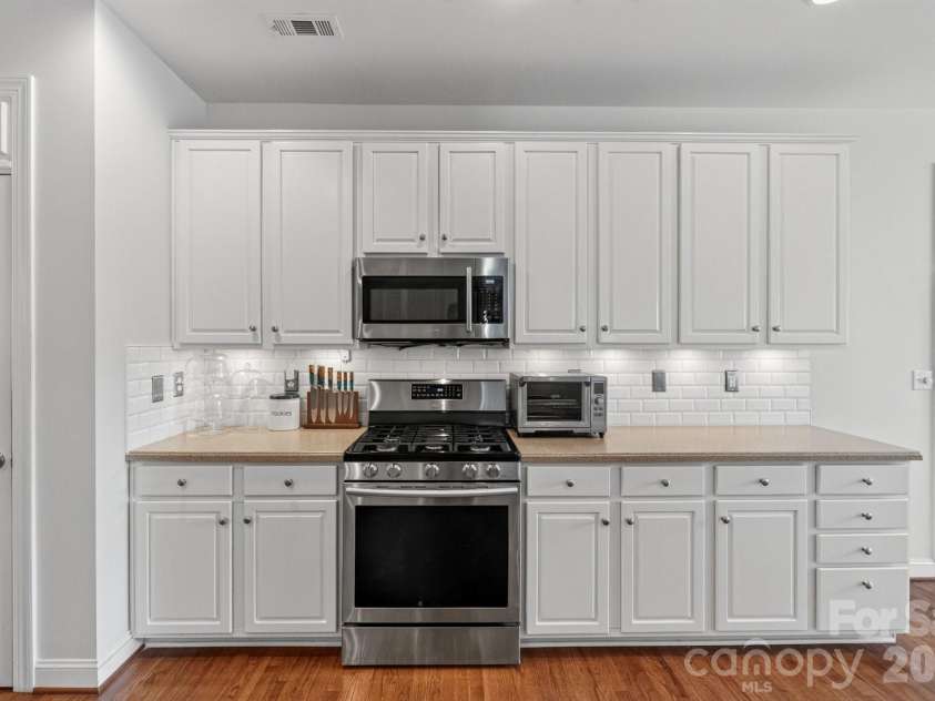 127 Corona Circle, Mooresville, NC 28117.  MLS# CAR4409676, YatesRealty ID 41976. 