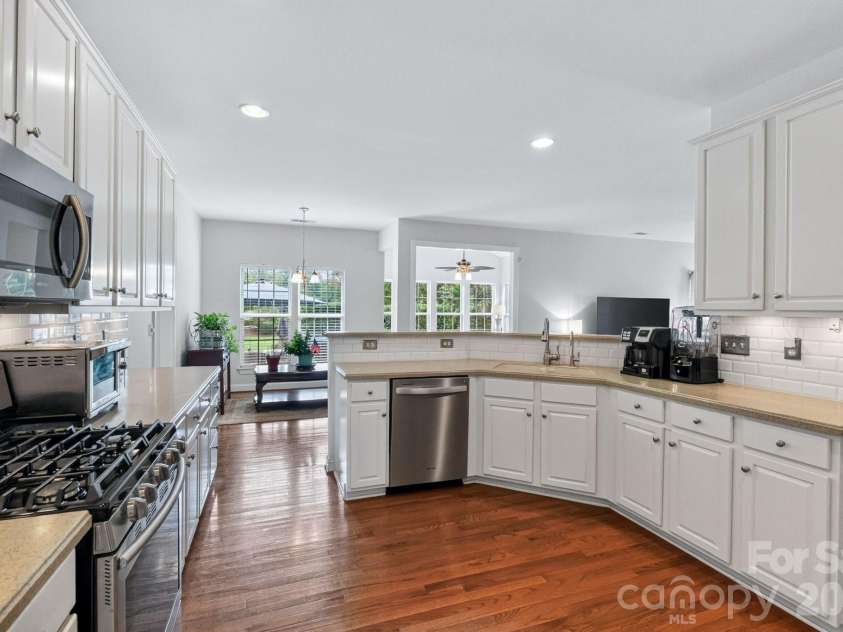 127 Corona Circle, Mooresville, NC 28117.  MLS# CAR4409676, YatesRealty ID 41976. 