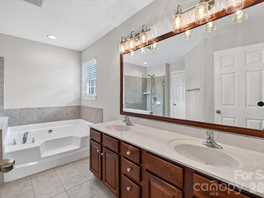 127 Corona Circle, Mooresville, NC 28117.  MLS# CAR4409676, YatesRealty ID 41976. 