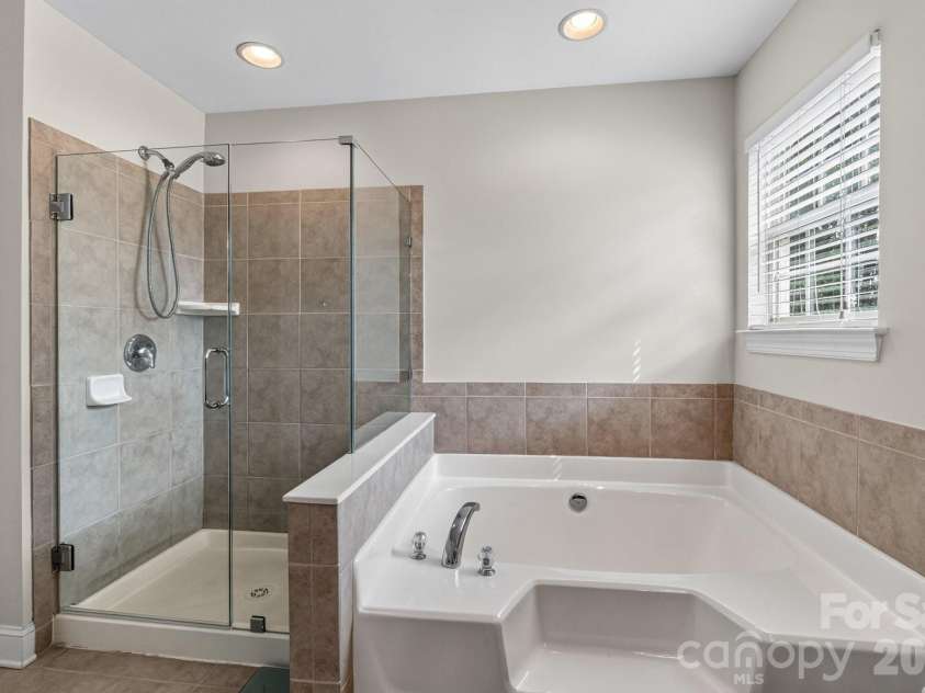 127 Corona Circle, Mooresville, NC 28117.  MLS# CAR4409676, YatesRealty ID 41976. 