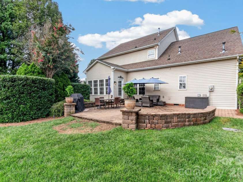 127 Corona Circle, Mooresville, NC 28117.  MLS# CAR4409676, YatesRealty ID 41976. 