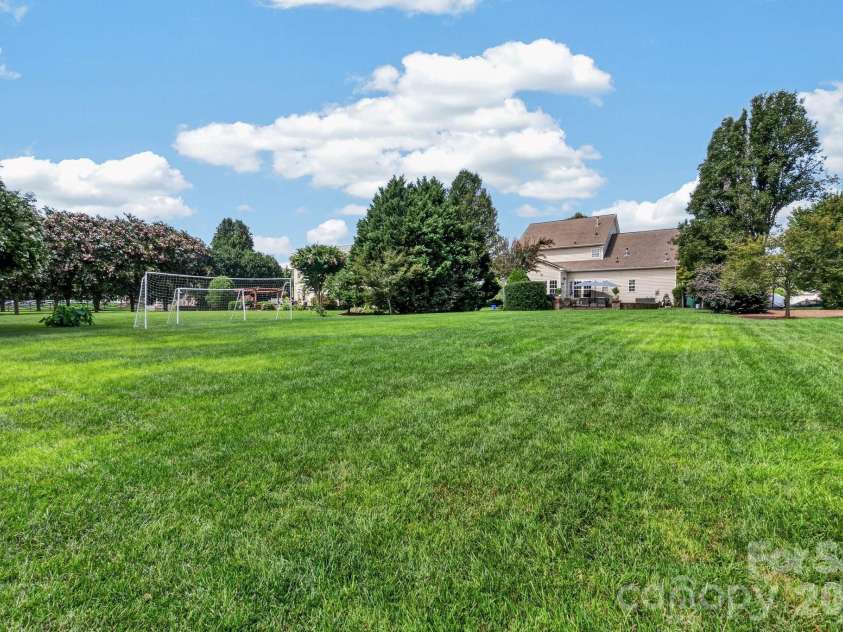 127 Corona Circle, Mooresville, NC 28117.  MLS# CAR4409676, YatesRealty ID 41976. 