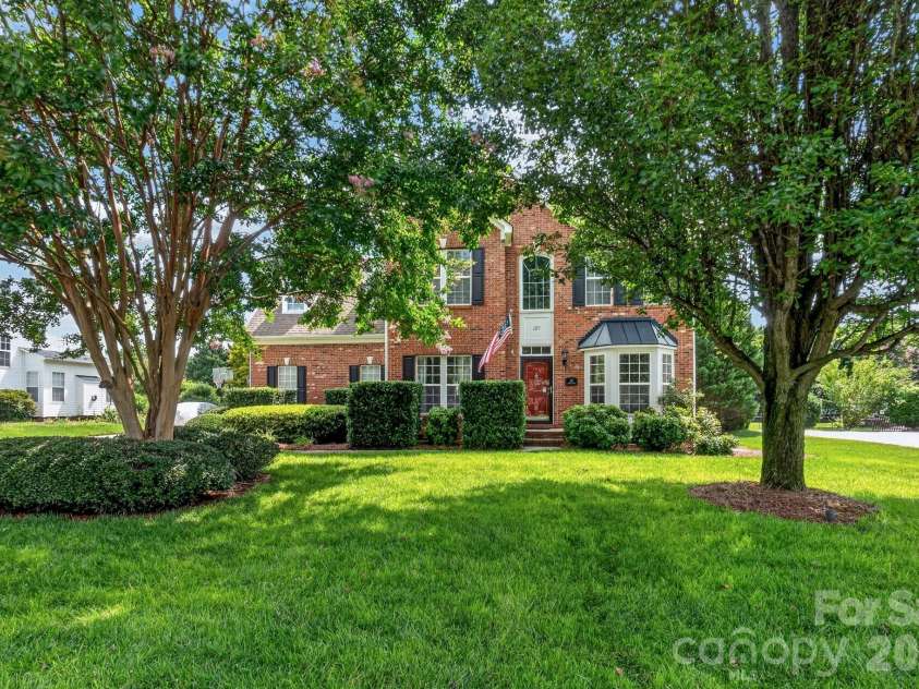 127 Corona Circle, Mooresville, NC 28117.  MLS# CAR4409676, YatesRealty ID 41976. 