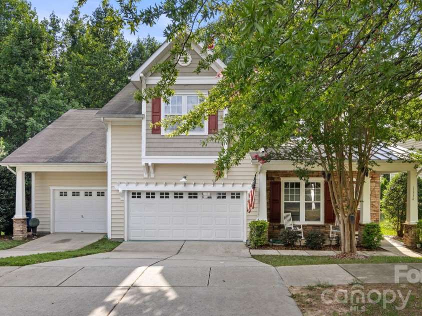 1334 Sarandon Drive, Matthews, NC 28104.  MLS# CAR4409363, YatesRealty ID 41977. 