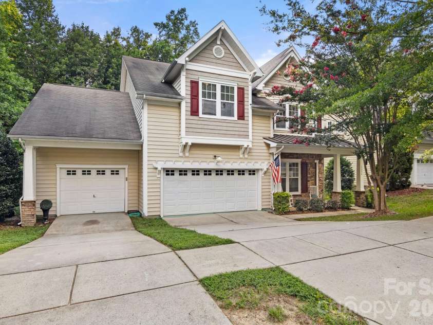 1334 Sarandon Drive, Matthews, NC 28104.  MLS# CAR4409363, YatesRealty ID 41977. 