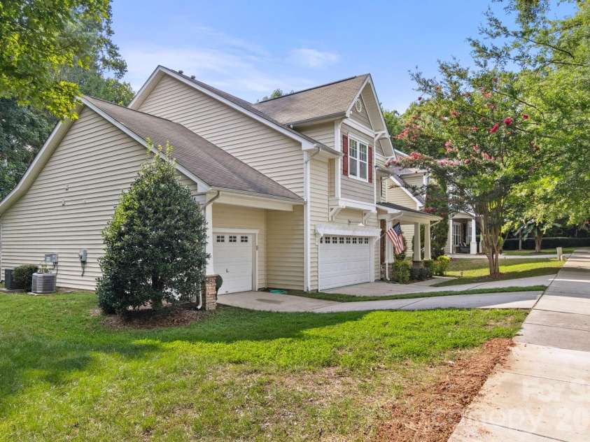 1334 Sarandon Drive, Matthews, NC 28104.  MLS# CAR4409363, YatesRealty ID 41977. 