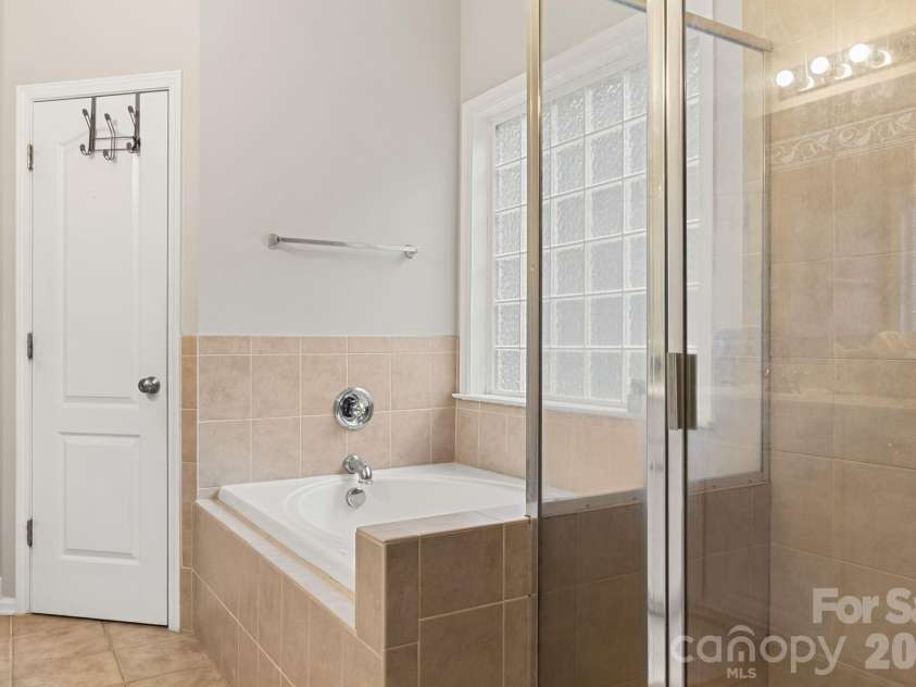 1334 Sarandon Drive, Matthews, NC 28104.  MLS# CAR4409363, YatesRealty ID 41977. 