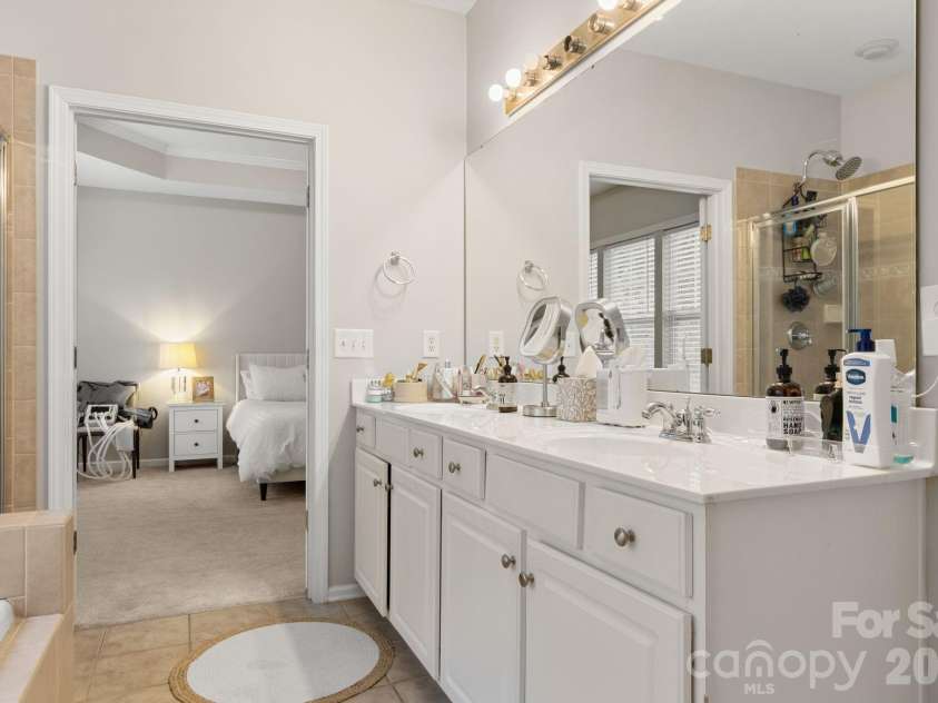 1334 Sarandon Drive, Matthews, NC 28104.  MLS# CAR4409363, YatesRealty ID 41977. 
