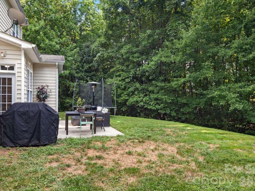 1334 Sarandon Drive, Matthews, NC 28104.  MLS# CAR4409363, YatesRealty ID 41977. 