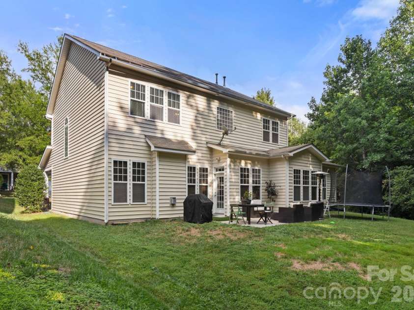 1334 Sarandon Drive, Matthews, NC 28104.  MLS# CAR4409363, YatesRealty ID 41977. 