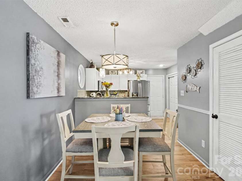 4828 Asherton Place, Concord, NC 28027.  MLS# CAR4411724, YatesRealty ID 41978. Breakfast Nook