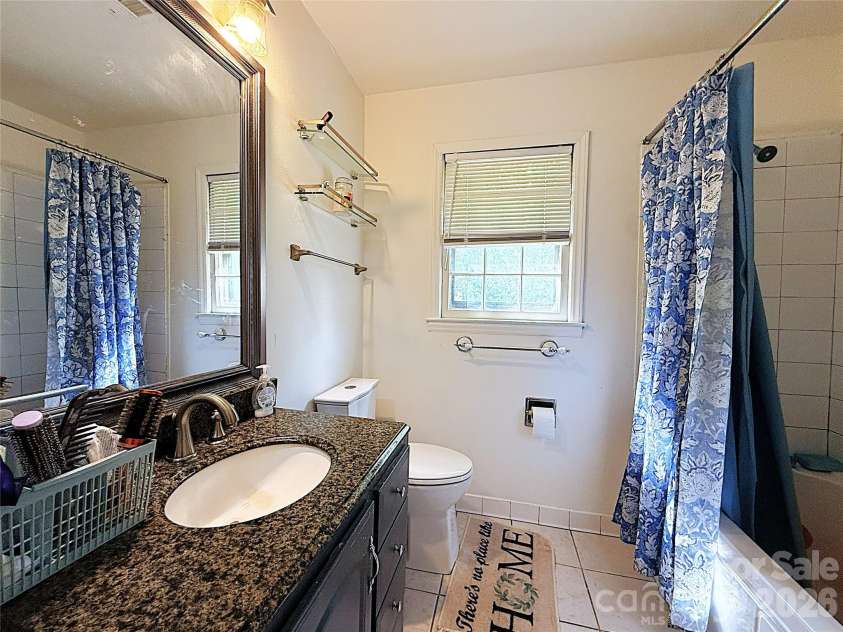 6824 Marlbrook Drive, Charlotte, NC 28212.  MLS# CAR4412255, YatesRealty ID 41979. 