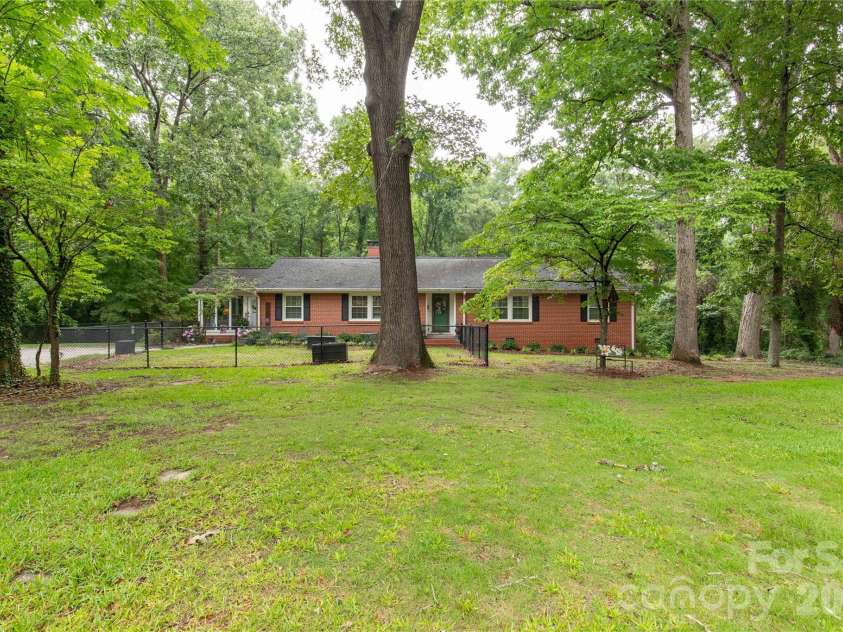 938 Forest Drive, Lancaster, SC 29720.  MLS# CAR4410690, YatesRealty ID 41980. 