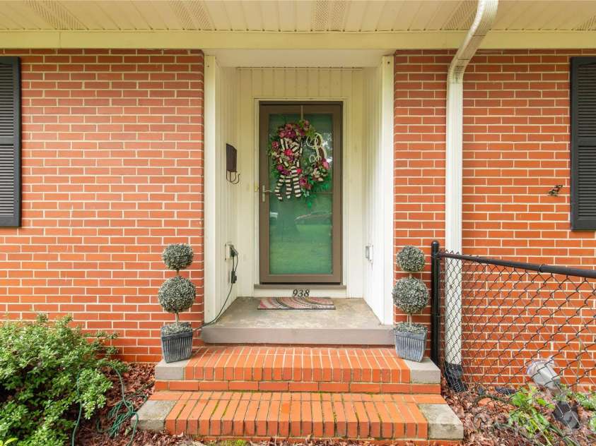 938 Forest Drive, Lancaster, SC 29720.  MLS# CAR4410690, YatesRealty ID 41980. 