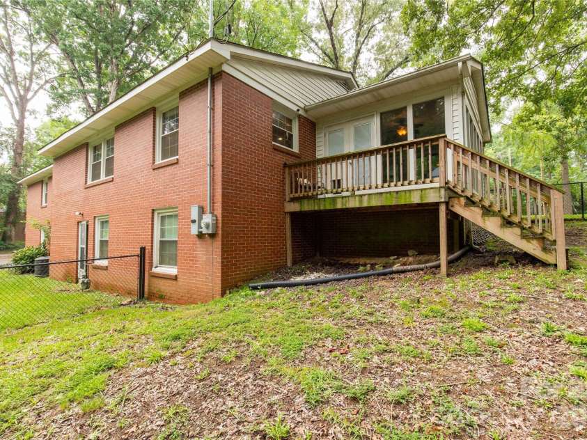 938 Forest Drive, Lancaster, SC 29720.  MLS# CAR4410690, YatesRealty ID 41980. 