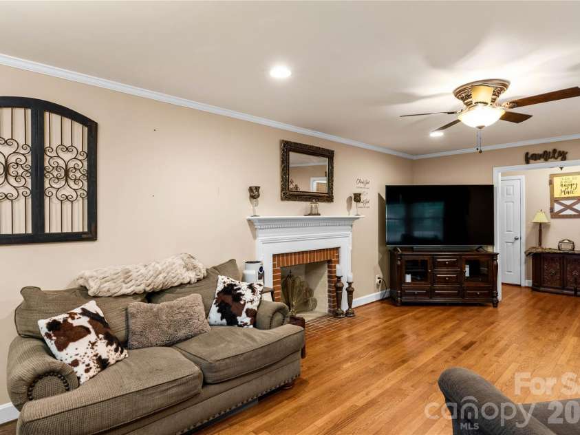 938 Forest Drive, Lancaster, SC 29720.  MLS# CAR4410690, YatesRealty ID 41980. 