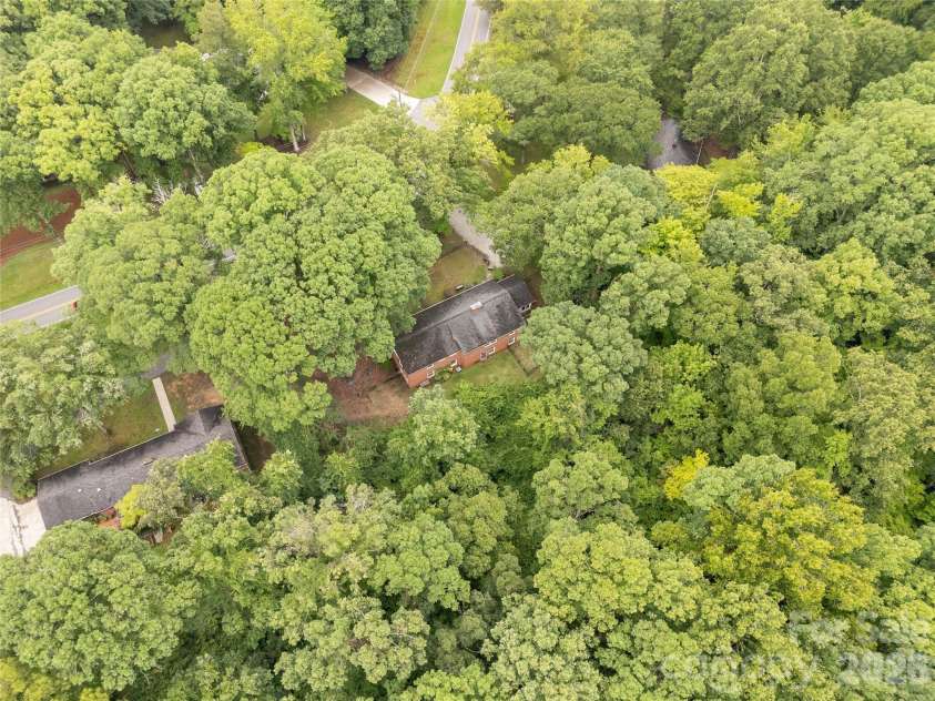 938 Forest Drive, Lancaster, SC 29720.  MLS# CAR4410690, YatesRealty ID 41980. 