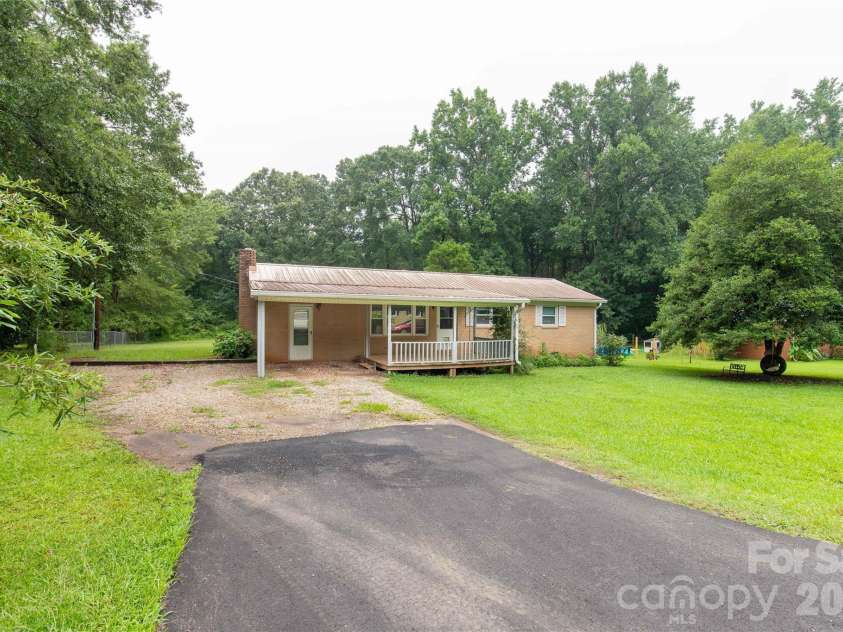 1747 Williams Circle, Lancaster, SC 29720.  MLS# CAR4410871, YatesRealty ID 41981. 