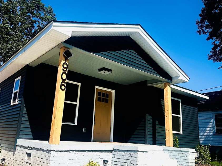 1906 Ashley Road, Charlotte, NC 28208.  MLS# CAR4410948, YatesRealty ID 41982. 