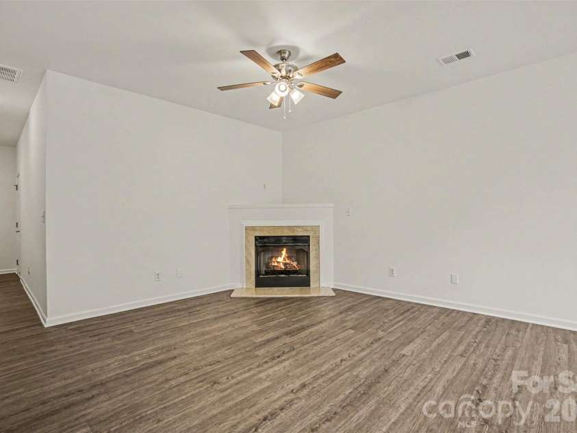 7763 Abigail Glen Drive, Charlotte, NC 28212.  MLS# CAR4408436, YatesRealty ID 41988. 