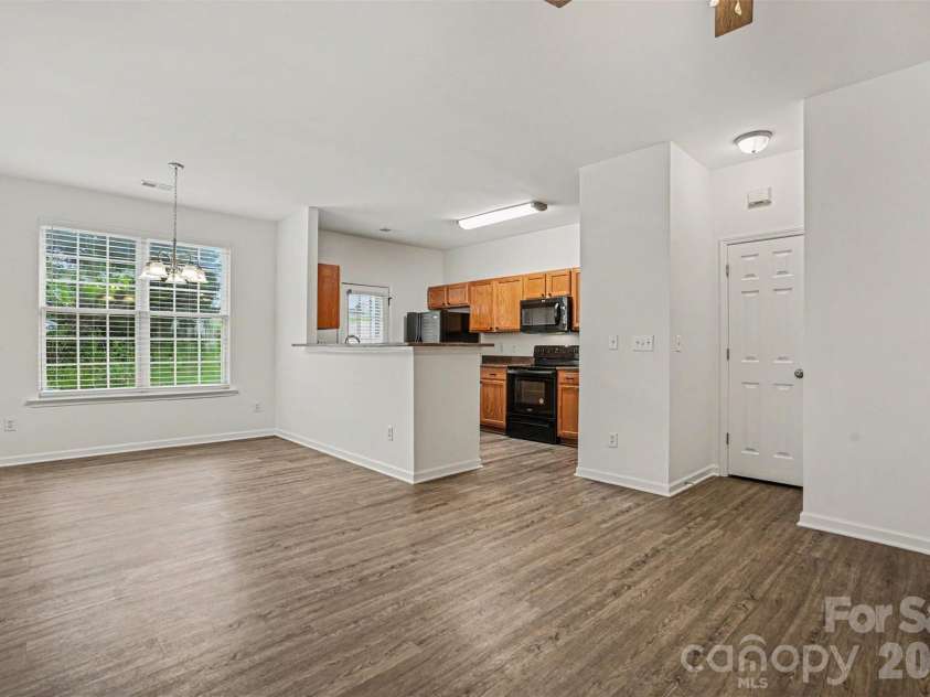 7763 Abigail Glen Drive, Charlotte, NC 28212.  MLS# CAR4408436, YatesRealty ID 41988. 