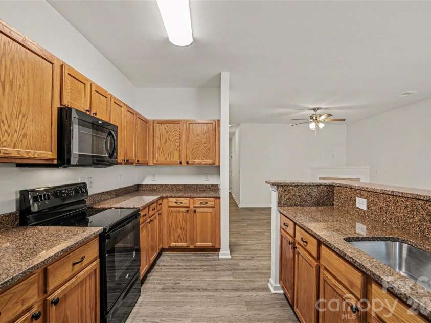 7763 Abigail Glen Drive, Charlotte, NC 28212.  MLS# CAR4408436, YatesRealty ID 41988. 