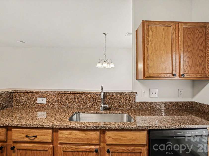 7763 Abigail Glen Drive, Charlotte, NC 28212.  MLS# CAR4408436, YatesRealty ID 41988. 