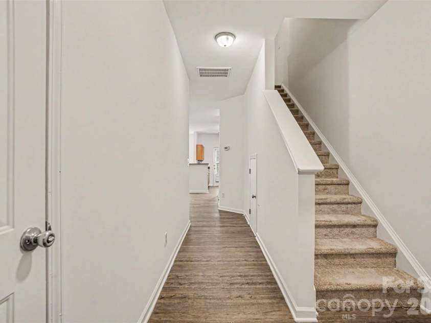 7763 Abigail Glen Drive, Charlotte, NC 28212.  MLS# CAR4408436, YatesRealty ID 41988. 