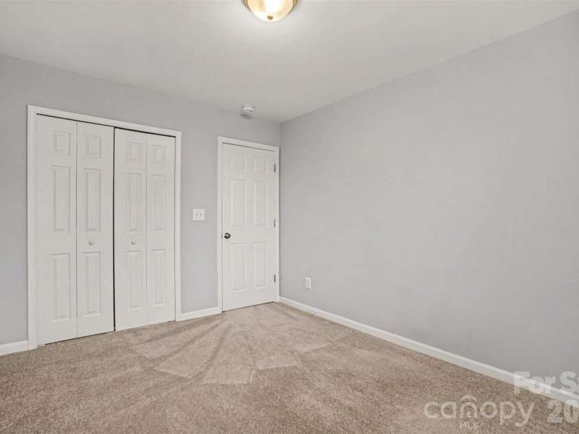 7763 Abigail Glen Drive, Charlotte, NC 28212.  MLS# CAR4408436, YatesRealty ID 41988. 