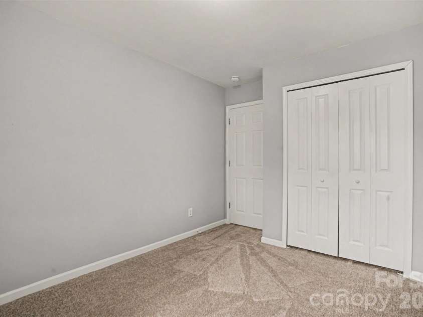 7763 Abigail Glen Drive, Charlotte, NC 28212.  MLS# CAR4408436, YatesRealty ID 41988. 