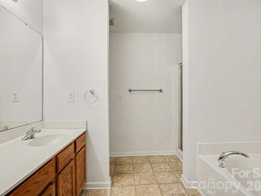 7763 Abigail Glen Drive, Charlotte, NC 28212.  MLS# CAR4408436, YatesRealty ID 41988. 