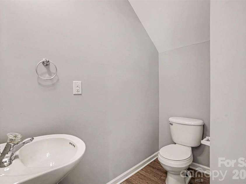 7763 Abigail Glen Drive, Charlotte, NC 28212.  MLS# CAR4408436, YatesRealty ID 41988. 