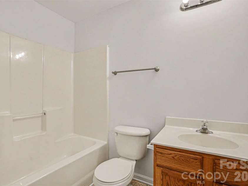 7763 Abigail Glen Drive, Charlotte, NC 28212.  MLS# CAR4408436, YatesRealty ID 41988. 