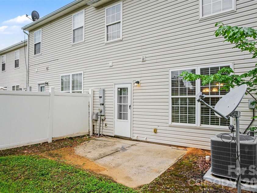 7763 Abigail Glen Drive, Charlotte, NC 28212.  MLS# CAR4408436, YatesRealty ID 41988. 