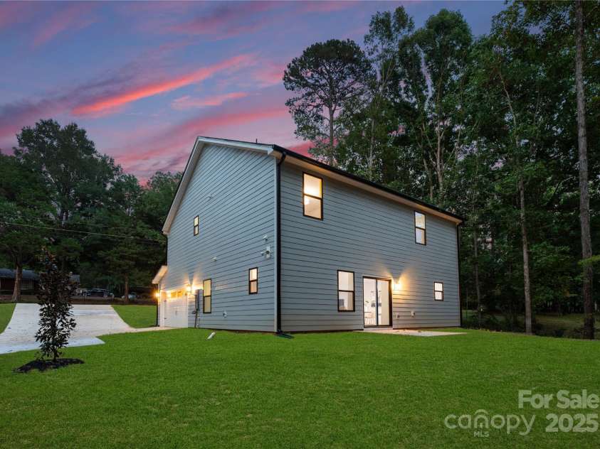 1022 Dooley Drive, Charlotte, NC 28227.  MLS# CAR4231581, YatesRealty ID 4199. Representation